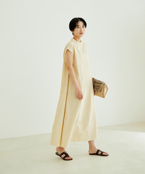 SALON adam et rope'（サロン アダム エ ロペ）の「【WEB限定】バンドカラーストライプフレンチスリーブワンピース（シャツワンピース・レディース・ブラック系その他/ライトグレー/イエロー系その他・FREE）」の5枚目の写真