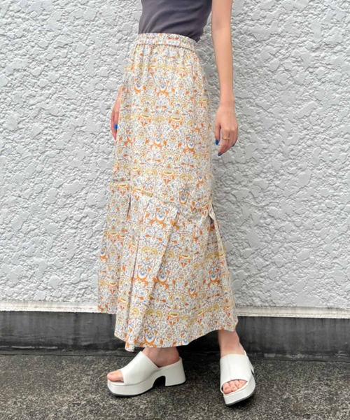 Settimissimo（セッティミッシモ）の「タックティアードボタニカルロングスカート（スカート・レディース・オレンジ/サックスブルー・FREE）」の11枚目の写真