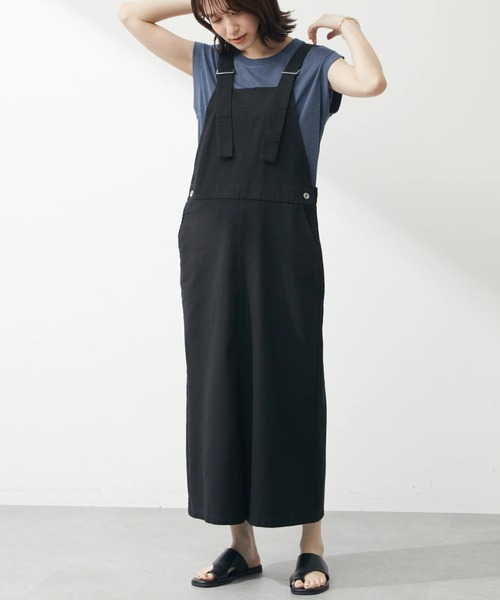 Green　Parks（グリーンパークス）の「ツイル前スリットジャンパースカート（ジャンパースカート・レディース・ベージュ/ブラック・FREE）」の2枚目の写真