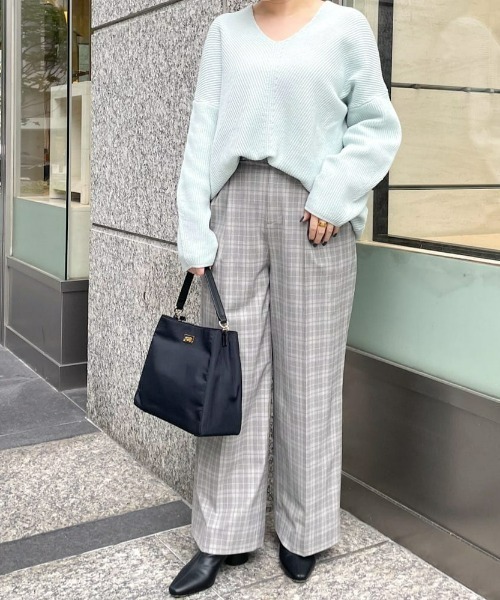 RIVE DROITE（リヴドロワ）の「女性らしさのあるフォルムで着映えする/カタアゼVネックバルーンニット（ニット/セーター・レディース・オフホワイト/ピンク/ライトグレー/サックスブルー・FREE）」の17枚目の写真