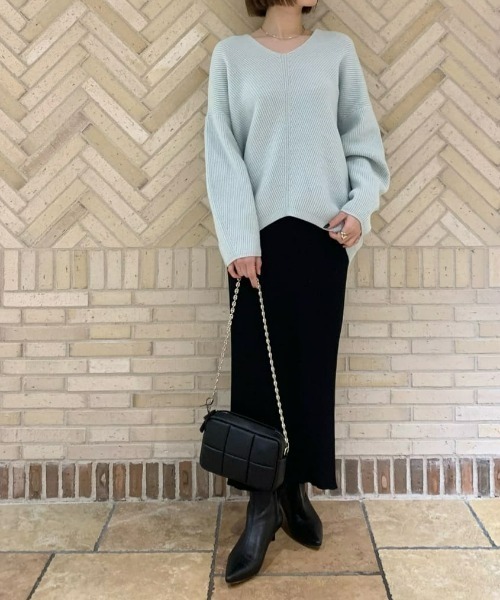 RIVE DROITE（リヴドロワ）の「女性らしさのあるフォルムで着映えする/カタアゼVネックバルーンニット（ニット/セーター・レディース・オフホワイト/ピンク/ライトグレー/サックスブルー・FREE）」の20枚目の写真