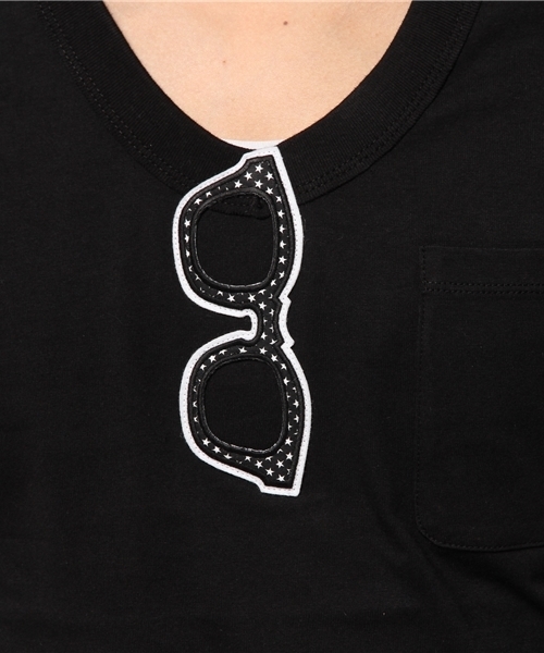 SUPERTHANKS（スーパーサンクス）の「SUPER THANKS(スーパーサンクス) サングラスワッペンTシャツ（Tシャツ/カットソー・メンズ・その他16/ホワイト/ホワイト系その他/その他1/ブラック/ブラック系その他・MEDIUM/SMALL）」の14枚目の写真