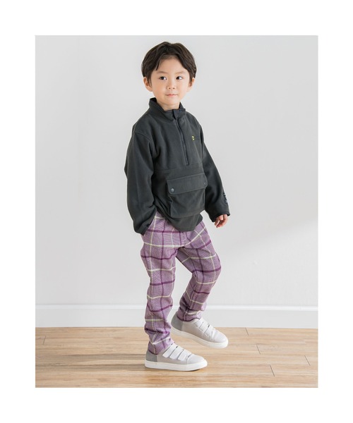 BeBe（ベベ）の「BeBe/フリースハーフジップポケット付きトレーナー(90~150cm)（スウェット・キッズ・グリーン/ブラック・140/100/90/130/150/110/120）」の3枚目の写真