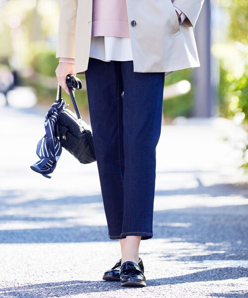 J.PRESS(ジェイプレス)の「【洗える】BASIC STRETCH DENIM ストレート パンツ(デニムパンツ・レディース・ホワイト系/ブラック系/ネイビー系/ダルブルー系・T13/T15/T17)」の3枚目の写真