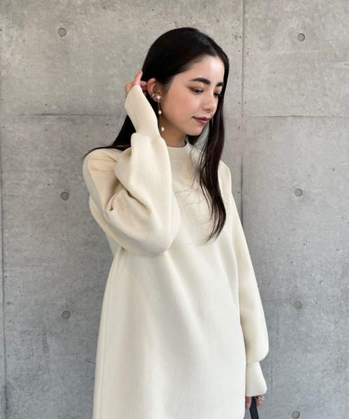 ReNorm(リノーム)の「【井手祐来コラボ】SET UPルーズシルエットニットプルオーバー(ニット/セーター・レディース・オフホワイト/ブラック・フリー)」の1枚目の写真