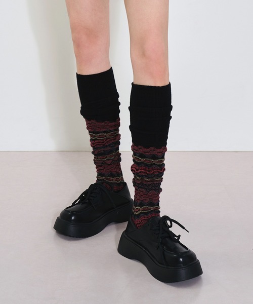 FOLLOWIN（フォロウィン）の「ノルディック柄ウォーマーソックス（レッグウォーマー・レディース・ブラック/ネイビー/バーガンディー・ONE SIZE）」の4枚目の写真