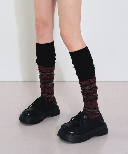 FOLLOWIN（フォロウィン）の「ノルディック柄ウォーマーソックス（レッグウォーマー・レディース・ブラック/ネイビー/バーガンディー・ONE SIZE）」の5枚目の写真