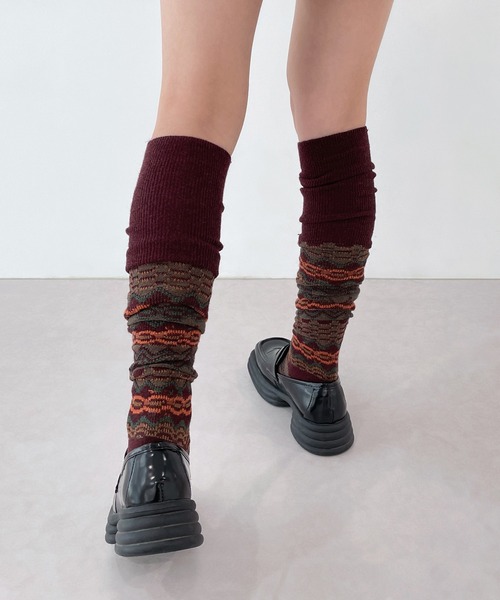 FOLLOWIN（フォロウィン）の「ノルディック柄ウォーマーソックス（レッグウォーマー・レディース・ブラック/ネイビー/バーガンディー・ONE SIZE）」の18枚目の写真