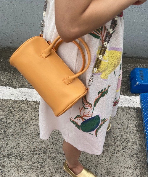 Casselini（キャセリーニ）の「Casselini(キャセリーニ)ビーズストラップミニボストン（ショルダーバッグ・レディース・ブラック/ブルー/オレンジ・FREE）」の7枚目の写真