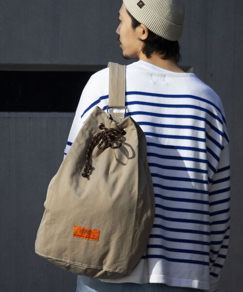 UNIVERSAL OVERALL（ユニバーサルオーバーオール）の「【UNIVERSAL OVERALL/ユニバーサルオーバーオール】TCワンショルビッグポーチ UVO-154（ショルダーバッグ・レディース・ブラック/ベージュ・FREE）」の6枚目の写真