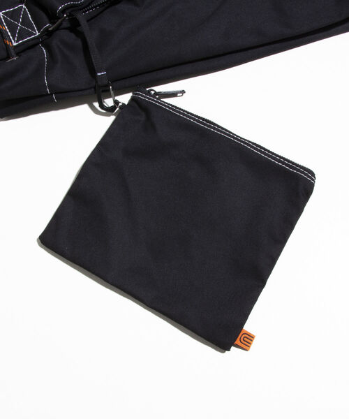 UNIVERSAL OVERALL（ユニバーサルオーバーオール）の「【UNIVERSAL OVERALL/ユニバーサルオーバーオール】TCワンショルビッグポーチ UVO-154（ショルダーバッグ・レディース・ブラック/ベージュ・FREE）」の17枚目の写真
