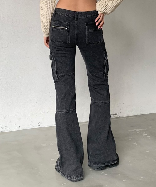 SHAGGIE(シャギー)の「デニムフレアカーゴパンツ(デニムパンツ・レディース・ブラック/ブルー/ネイビー・SMALL/MEDIUM)」の16枚目の写真