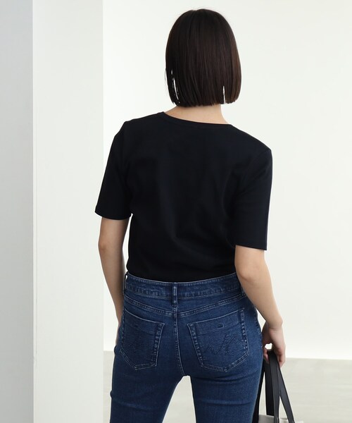 INDIVI（インディヴィ）の「◆【コットン100％/ロゴT/Vネック】メッセージTシャツ（Tシャツ/カットソー・レディース・ホワイト/ブラック/ライトグリーン/ベージュ・12/13/15 /34/38/19/05）」の19枚目の写真