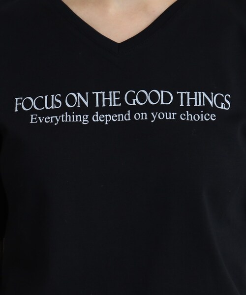 INDIVI（インディヴィ）の「◆【コットン100％/ロゴT/Vネック】メッセージTシャツ（Tシャツ/カットソー・レディース・ホワイト/ブラック/ライトグリーン/ベージュ・12/13/15 /34/38/19/05）」の20枚目の写真