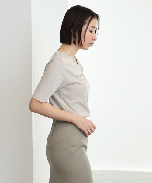 INDIVI（インディヴィ）の「◆【コットン100％/ロゴT/Vネック】メッセージTシャツ（Tシャツ/カットソー・レディース・ホワイト/ブラック/ライトグリーン/ベージュ・12/13/15 /34/38/19/05）」の21枚目の写真