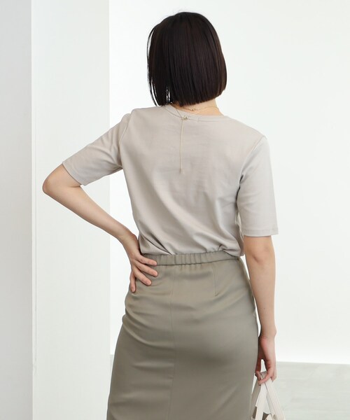 INDIVI（インディヴィ）の「◆【コットン100％/ロゴT/Vネック】メッセージTシャツ（Tシャツ/カットソー・レディース・ホワイト/ブラック/ライトグリーン/ベージュ・12/13/15 /34/38/19/05）」の22枚目の写真