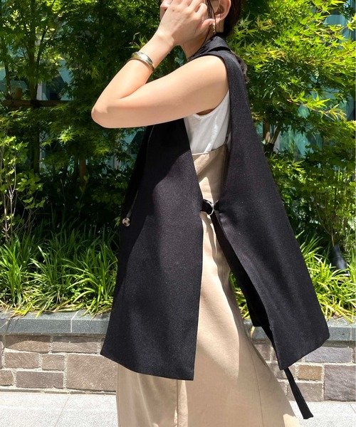 StyleSea（スタイルシー）の「サイドオープンベスト（ベスト・レディース・ブラック/アイボリー/ベージュ・MEDIUM）」の2枚目の写真