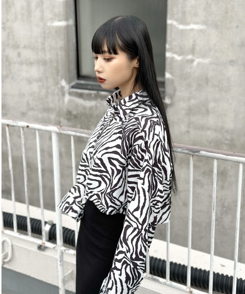 LVEU.(ラブユ.)の「Pattern cropped shirt / パターンクロップドシャツ(シャツ/ブラウス・レディース・レオパード/ゼブラ・FREE)」の15枚目の写真