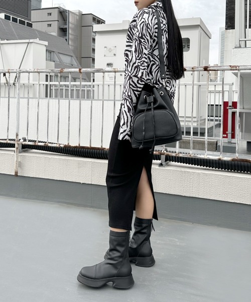 LVEU.(ラブユ.)の「Pattern cropped shirt / パターンクロップドシャツ(シャツ/ブラウス・レディース・レオパード/ゼブラ・FREE)」の21枚目の写真