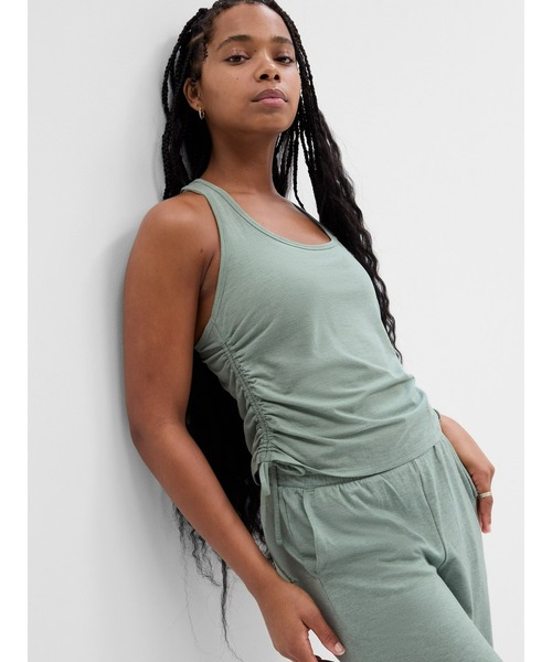 GAP(ギャップ)の「GapFit 起毛ジャージー ルーシュ タンクトップ(タンクトップ・レディース・ホワイト/グリーン/ブラック・M/S/L/XXS/XS)」の3枚目の写真