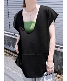 深Vネックベスト