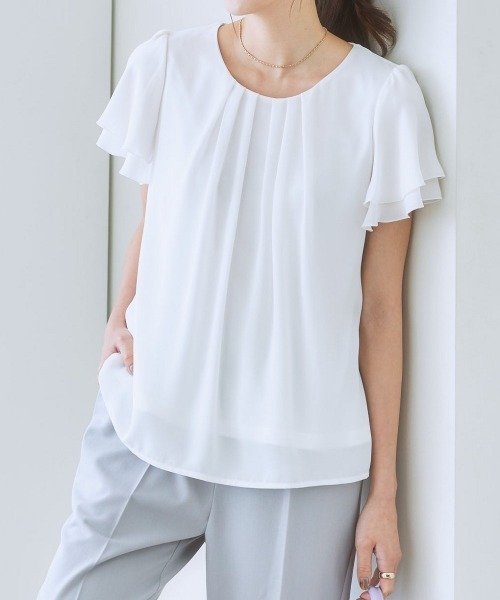 7days Life Styling(セブンデイズライフスタイリング)の「ジョーゼットエアリー半袖トップス カットソー裏地付(シャツ/ブラウス・レディース・グレイッシュベージュ/ライトブルー/ドット/ミント/オフホワイト/キャメル/ブルーグリーン/ライラック/ブラック/ネイビー/ピンク/ストライプ/ホワイト×ブラック/マスタード/ベージュ系その他/ピンク系その他・M/S/LL/L/3L)」の2枚目の写真