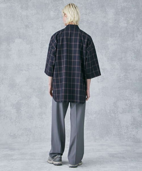 PUBLIC TOKYO（パブリックトウキョウ）の「TWチェックリラックスオーバーシャツ（シャツ/ブラウス・メンズ・ベージュ/ネイビー・1/2）」の8枚目の写真