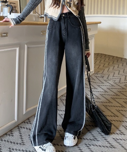 DIAVEL（ディアベル）の「サイドフリンジワイドデニムパンツ（デニムパンツ・レディース・ブルー/ブラック・S/M/L）」の15枚目の写真