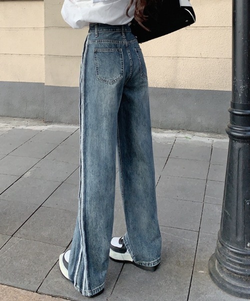 DIAVEL（ディアベル）の「サイドフリンジワイドデニムパンツ（デニムパンツ・レディース・ブルー/ブラック・S/M/L）」の3枚目の写真