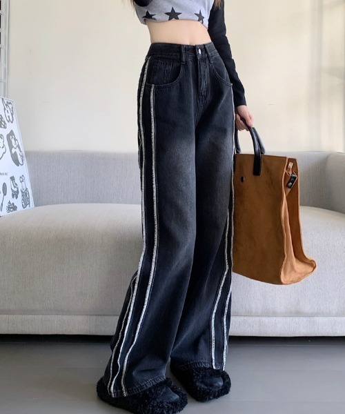 DIAVEL（ディアベル）の「サイドフリンジワイドデニムパンツ（デニムパンツ・レディース・ブルー/ブラック・S/M/L）」の13枚目の写真