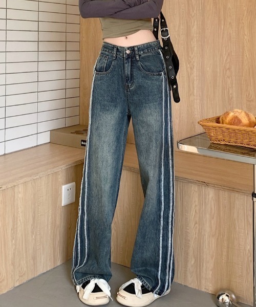 DIAVEL（ディアベル）の「サイドフリンジワイドデニムパンツ（デニムパンツ・レディース・ブルー/ブラック・S/M/L）」の17枚目の写真