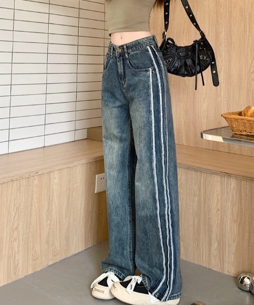 DIAVEL（ディアベル）の「サイドフリンジワイドデニムパンツ（デニムパンツ・レディース・ブルー/ブラック・S/M/L）」の21枚目の写真