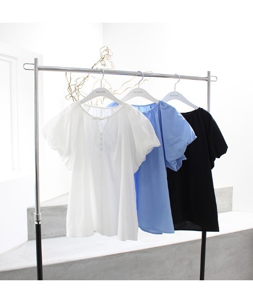 MODE ROBE(モードローブ)の「バルーンスリーブリボントップス(Tシャツ/カットソー・レディース・ホワイト/ブルー/ブラック・FREE)」の22枚目の写真