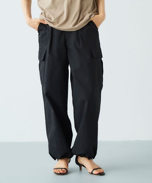 le.coeur blanc（ルクールブラン）の「コットンツイル2wayカーゴパンツ（カーゴパンツ・レディース・ブラック/ブラウン・38/36）」の2枚目の写真