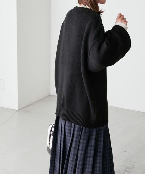 BONLECILL(ボンルシール)の「ユリ柄ジャガード BIGシルエットニットプルオーバー(ニット/セーター・レディース・アイボリー/ブラック/ブルー・FREE)」の13枚目の写真