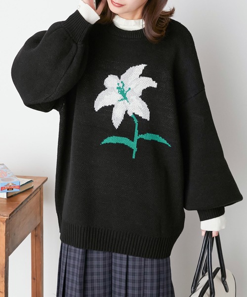 BONLECILL(ボンルシール)の「ユリ柄ジャガード BIGシルエットニットプルオーバー(ニット/セーター・レディース・アイボリー/ブラック/ブルー・FREE)」の18枚目の写真