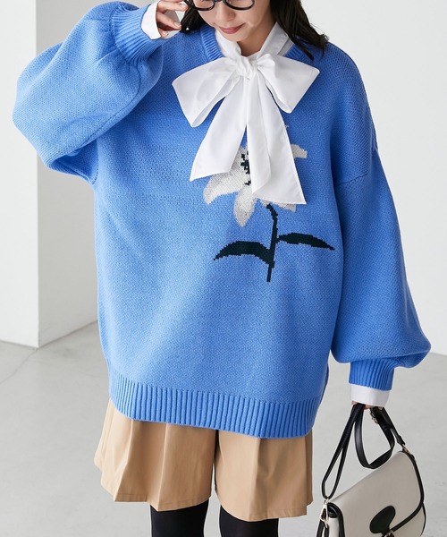 BONLECILL(ボンルシール)の「ユリ柄ジャガード BIGシルエットニットプルオーバー(ニット/セーター・レディース・アイボリー/ブラック/ブルー・FREE)」の22枚目の写真