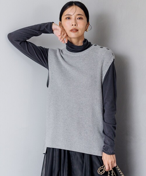 23区(ニジュウサンク)の「【洗える】コットンカシミヤ ニットベスト(ベスト・レディース・ライトグレー系/ネイビー系/グレー系/ベージュ系・32)」の2枚目の写真