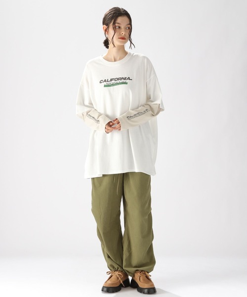 niko and...(ニコアンド)の「スポーツフェイクレイヤーロングTシャツ(Tシャツ/カットソー・レディース・オフホワイト/グレー/ブルー・FREE)」の4枚目の写真