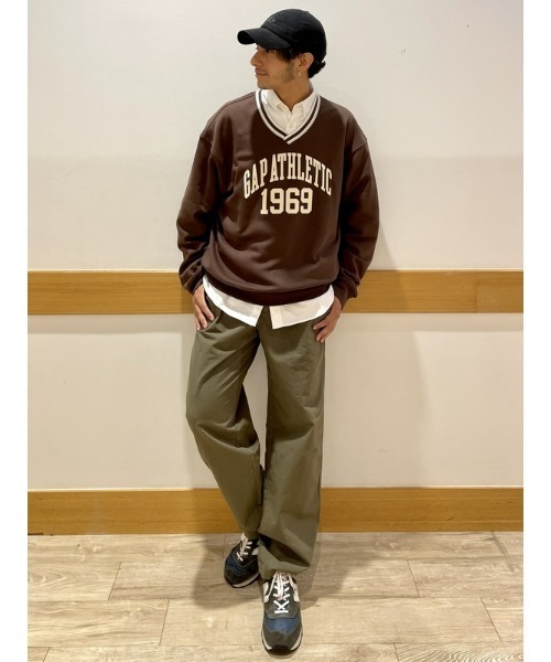 GAP（ギャップ）の「GAP "ATHLETIC" アーチロゴ スウェット・トレーナー(ユニセックス)（スウェット・メンズ・レッド/ブラウン/グリーン/ネイビー・L/XS/M/S/XL）」の11枚目の写真