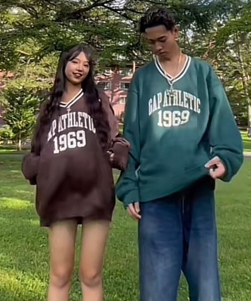 GAP（ギャップ）の「GAP "ATHLETIC" アーチロゴ スウェット・トレーナー(ユニセックス)（スウェット・メンズ・レッド/ブラウン/グリーン/ネイビー・L/XS/M/S/XL）」の14枚目の写真