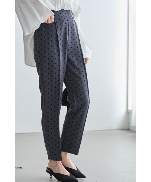 &. NOSTALGIA（アンドドットノスタルジア）の「フロッキードットパンツ（その他パンツ・レディース・チャコールグレー/ブラック・FREE）」の5枚目の写真