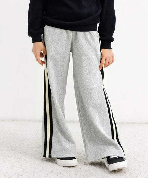 Bee des Bee（ビーデスビー）の「裏起毛ラインワイドパンツ（スウェットパンツ・キッズ・ダークグレー/ブラック/グレイッシュベージュ/杢グレー・120cm/130cm/140cm/110cm/150cm）」の14枚目の写真