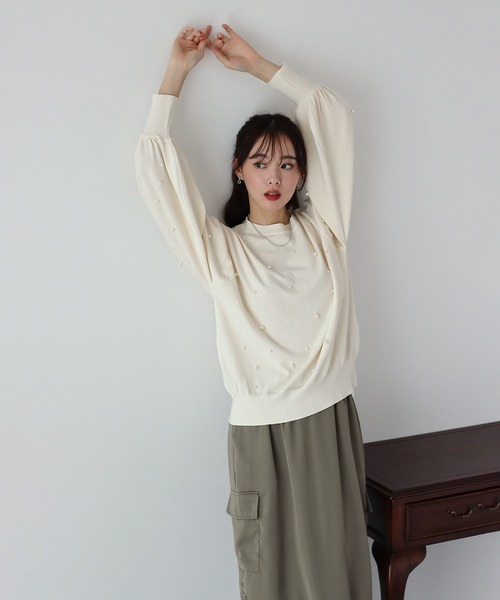 BLUEEAST(ブルーイースト)の「パール付きボリューム袖もちもちニット(ニット/セーター・レディース・グレー/ピンク/ブラック/アイボリー・MEDIUM)」の9枚目の写真