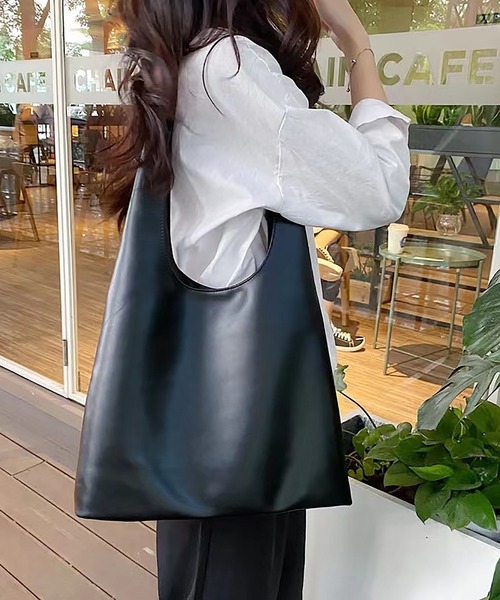ABBEY MARKET(アビーマーケット)の「フェイクレザー PU ショルダーバッグ(ショルダーバッグ・レディース・キャメル/ブラック・FREE)」の2枚目の写真
