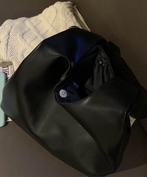 ABBEY MARKET(アビーマーケット)の「フェイクレザー PU ショルダーバッグ(ショルダーバッグ・レディース・キャメル/ブラック・FREE)」の8枚目の写真