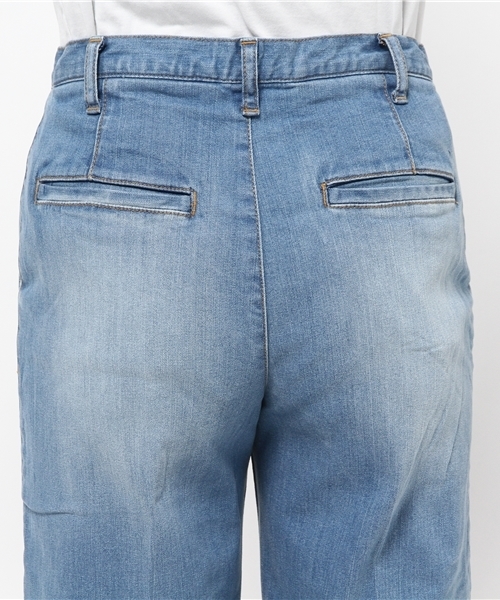 GALLARDAGALANTE(ガリャルダガランテ)の「デニムワイドクロップドパンツ(その他パンツ・レディース・ライトブルー・0/1)」の6枚目の写真