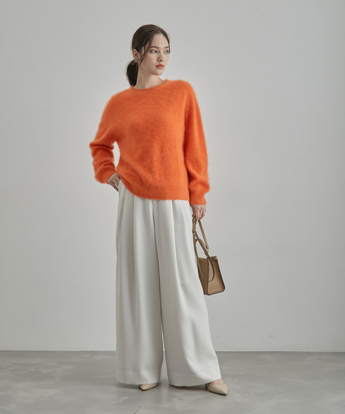 ROPE'（ロペ）の「【一部店舗限定】カシミヤ100％ クルーネックファーニット（ニット/セーター・レディース・ブラック/ネイビー・FREE）」の5枚目の写真