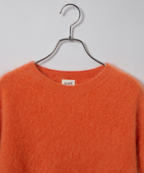 ROPE'（ロペ）の「【一部店舗限定】カシミヤ100％ クルーネックファーニット（ニット/セーター・レディース・ブラック/ネイビー・FREE）」の13枚目の写真