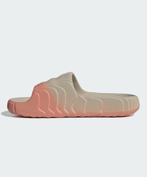 adidas(アディダス)の「アディレッタ 22 サンダル / Adilette 22 Slides / アディダスオリジナルス adidas Originals(サンダル・メンズ・ホワイト×ブラック/ブラック×ホワイト/ベージュ/ベージュ系その他・25.5cm/26.5cm/27.5cm/28.5cm/23.5cm/24.5cm/22.5cm)」の22枚目の写真